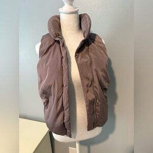 GAP Beige Puffer Vest Size XS